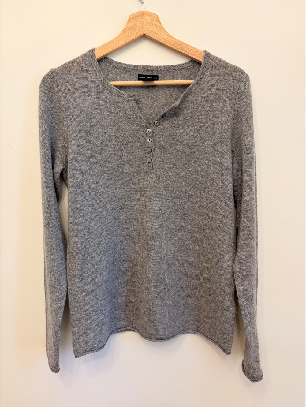 Mercer & Madison 100% Cashmere Gray Henley Sweater Women’s Medium Soft Knit
